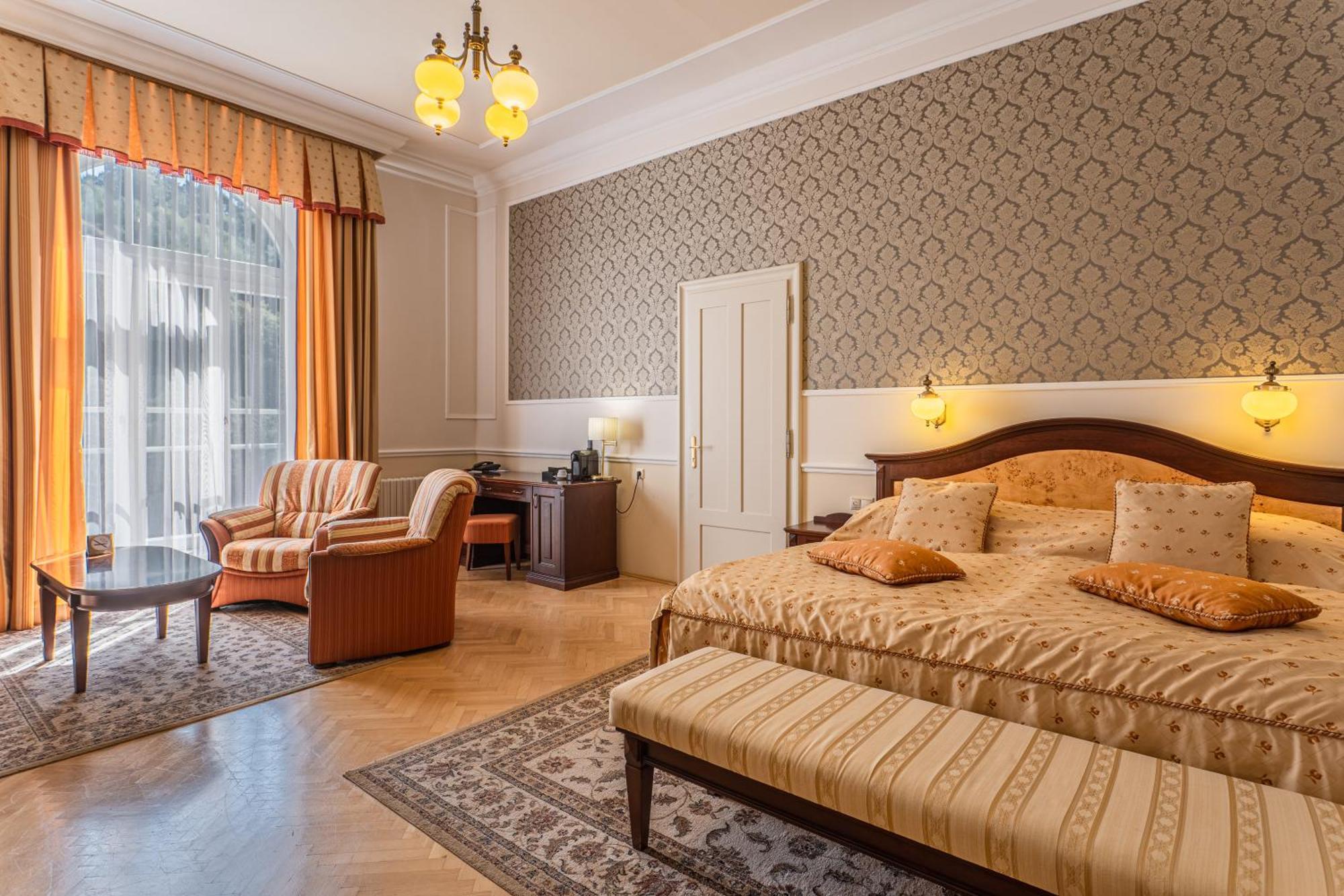 Hotel Radium Palace Jachymov Exterior photo