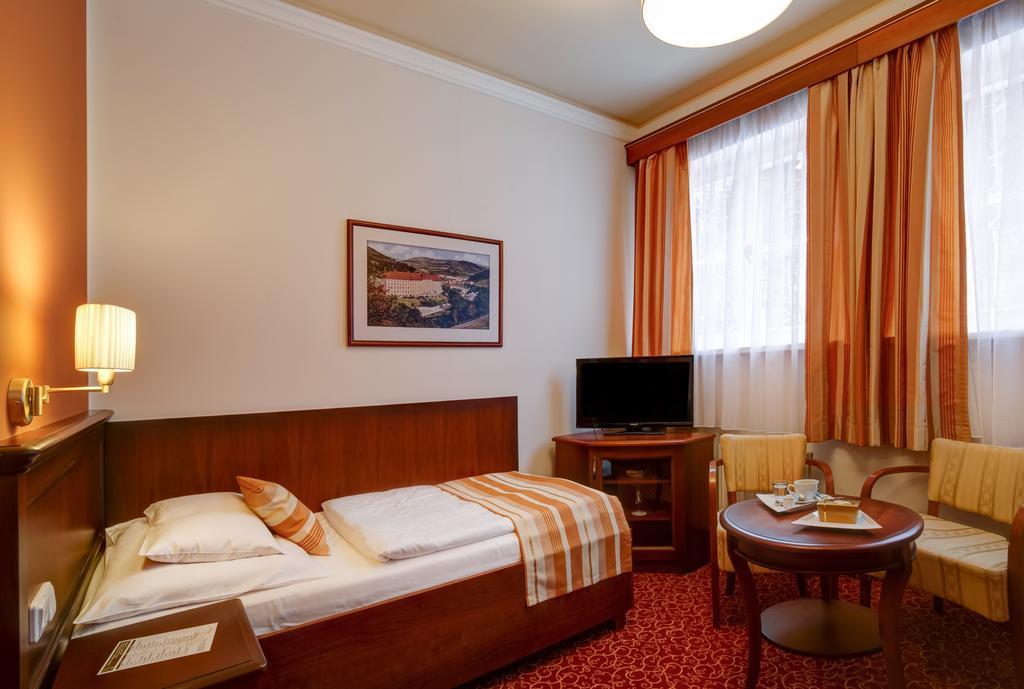 Hotel Radium Palace Jachymov Exterior photo